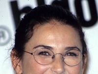 Áno, toto je hviezdna Demi Moore. Takto vyzerala v roku 1999.