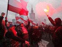 V Poľsku ľudia demonštrujú proti migrantom.