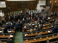 Opozičné protesty v Kosove Opozičné protesty v Kosove