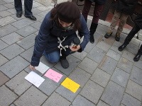 Kateřina Sidiropulu Janků vysvetľuje, ako sa na tú istú vec pozerajú rôzne spoločnosti. Kateřina Sidiropulu Janků vysvetľuje, ako sa na tú istú vec pozerajú rôzne spoločnosti.