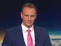 Moderátor Patrik Švajda chýbal v nedeľňajšom vysielaní Televíznych novín. Moderátor Patrik Švajda chýbal v nedeľňajšom vysielaní Televíznych novín.