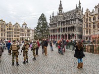 Polícia v Bruseli zintenzívnila bezpečnostné opatrenia Polícia v Bruseli zintenzívnila bezpečnostné opatrenia
