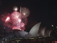 Sydney privítalo nový rok tradičným veľkolepým ohňostrojom Sydney privítalo nový rok tradičným veľkolepým ohňostrojom