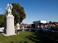 Verejná prezentácia modelu bratislavskej sochy Mária Terézia, ktorú zorganizoval Bratislavský okrašľovací spolok s cieľom navrátiť monument do centra mesta.