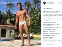 Ricky Martin má svalnaté telo, nad ktorým uznanlivo zahvízda každý chlap aj žena. 