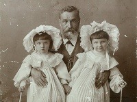 Svetozár Hurban Vajanský s vnučkami
