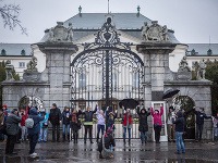 Živá reťaz učiteľov v Bratislave. Živá reťaz učiteľov v Bratislave.