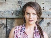 Monika Šagátová hviezdila v jojkárskom seriáli Divoké kone. Monika Šagátová hviezdila v jojkárskom seriáli Divoké kone.