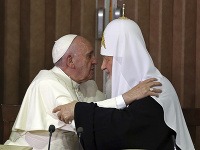 Pápež František sa stretol s patriarchom Kirillom