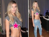 Samantha Hoopes je imidžu sexice verná za každých okolností. Samantha Hoopes je imidžu sexice verná za každých okolností.