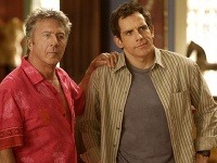 Dustin Hoffman ako svojský otec Grega Jebala (Ben Stiller) vo filme Jeho foter, to je loter!