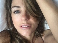 Elizabeth Hurley má aj dnes sexepílu na rozdávanie. Elizabeth Hurley má aj dnes sexepílu na rozdávanie.