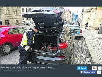 Keď polícia otvorila kufor na aute Petra Vágnera, našli tam štyri samopaly.