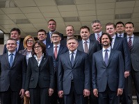 Premiér Robert Fico a ministri Premiér Robert Fico a ministri