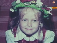 Jana Hospodárová ako malé blonďavé dievčatko s modrými očami a plnými líčkami.