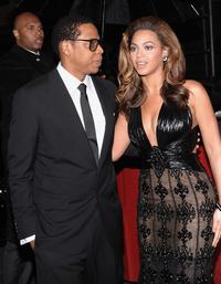 Beyoncé Knowles a Jay Z na premiére filmu Cadillac Records.