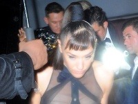 
Mia Moretti pri príchode na párty narobila viac rozruchu ako jej slávna kamarátka Katy Perry. 
