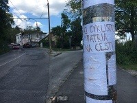 Výtlk komplikoval prejazd autám aj cyklistom Výtlk komplikoval prejazd autám aj cyklistom
