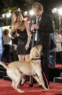 Jennifer Aniston s hereckými kolegami: Owen Wilson a pes Marley