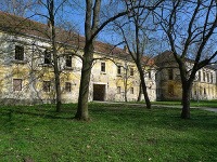 Seredský kaštieľ, kedysi vodný hrad Šintava