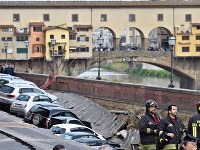 Vo Florencii sa prepadlo nábrežie po dĺžke 200 metrov.