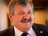 Poslanec NR SR za stranu SNS Anton Hrnko. Poslanec NR SR za stranu SNS Anton Hrnko.