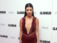 Kourtney Kardashian svoje vnady, ktoré oddojčili tri deti, vystavila na obdiv.
