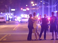 Viacero ľudí utrpelo dnes zranenia pri streľbe, ku ktorej došlo v nočnom klube v meste Orlando v americkom štáte Florida.