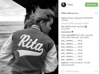 Fanúšikom na instagrame ukázala Rita Ora chrbát.