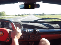 podnikateľ na LaFerrari podnikateľ na LaFerrari