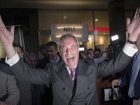 Líder víťazného tábora za vystúpenie Veľkej Británie z EÚ Nigel Farage.