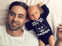 Erik Meldik z Viral Brothers sa pred mesiacom stal otcom.