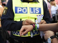 Na hudobných festivaloch vo Švédsku ohlásili desiatky žien sexuálne útoky. Na hudobných festivaloch vo Švédsku ohlásili desiatky žien sexuálne útoky.