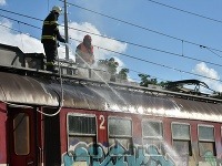 Pre zadymenie osobného vlaku prerušili na trati dopravu