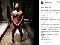 Robbie Williams sa fanúšikom bežne ukazuje nahý. 
