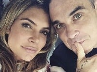 Robbie Williams a Ayda Field sú očividne zohraná dvojica. 