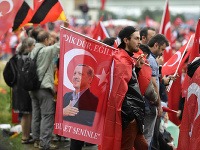 Masová demonštrácia stúpencov tureckého prezidenta