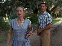 Robin Wright a Tom Hanks ako Jenny a Forrest. 