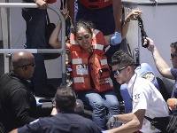 Z horiaceho trajektu evakuovali takmer 500 pasažierov