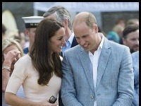 Vojvodkyňa Kate akoby nestarla. Princa Williama trápia rednúce vlasy. 