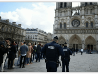Pri parížskej katedrále Notre-Dame bolo nájdení auto s podozrivými fľašami Pri parížskej katedrále Notre-Dame bolo nájdení auto s podozrivými fľašami
