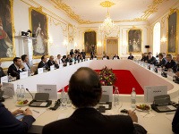 Rokovací okrúhly stôl 