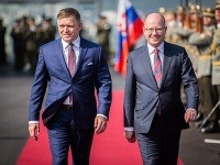 Robert Fico a Bohuslav Sobotka. Slovensko aj Česko sú v nelichotivom zozname. Robert Fico a Bohuslav Sobotka. Slovensko aj Česko sú v nelichotivom zozname.