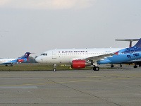 Vládne lietadlo Fokker nachádzajúce sa na bratislavskom letisku 
