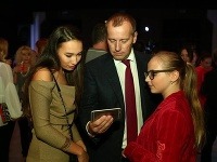 Dominika Ngo Ducová s Borisom Kollárom a jeho dcérou