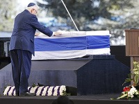 Svet sa lúči so Šimonom Peresom