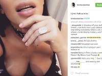 Kim Kardashian sa prepychovým diamantovým prsteňom od manžela chválila na instagrame. Počas lúpežného prepadu oň prišla. 