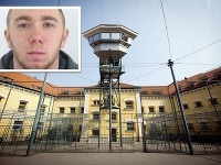 Väznica v Leopoldove, z ktorej ušiel Ľubomír Behan. Väznica v Leopoldove, z ktorej ušiel Ľubomír Behan.