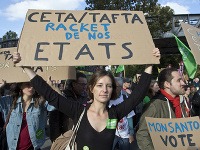 Vo Francúzsku, Poľsku a Španielsku sa demonštrovalo proti CETA a TTIP