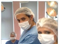 Yassine Ghazi počas operácie. Yassine Ghazi počas operácie.